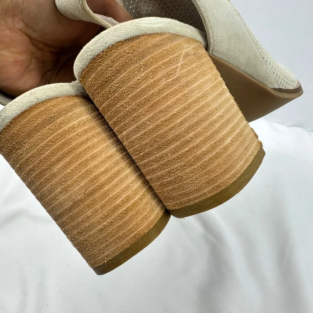 Cole Haan Grand.OS Women Beige Perforated Suede Block Heel Sandals‎ W14726 Sz 9B